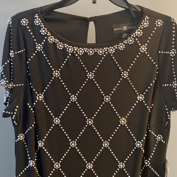 Dress - Picture 2 of 4